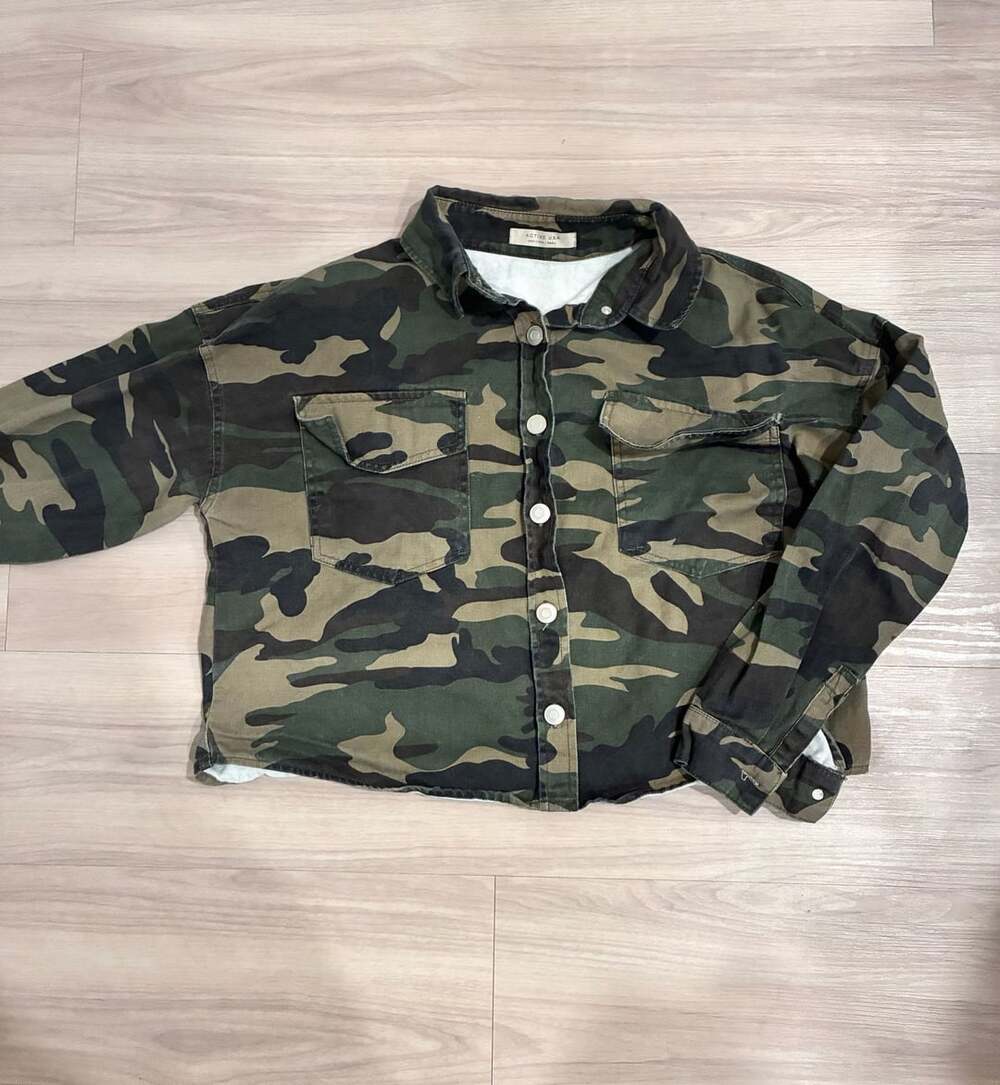 Active USA Camouflage Print Button-Up Cropped Jacket